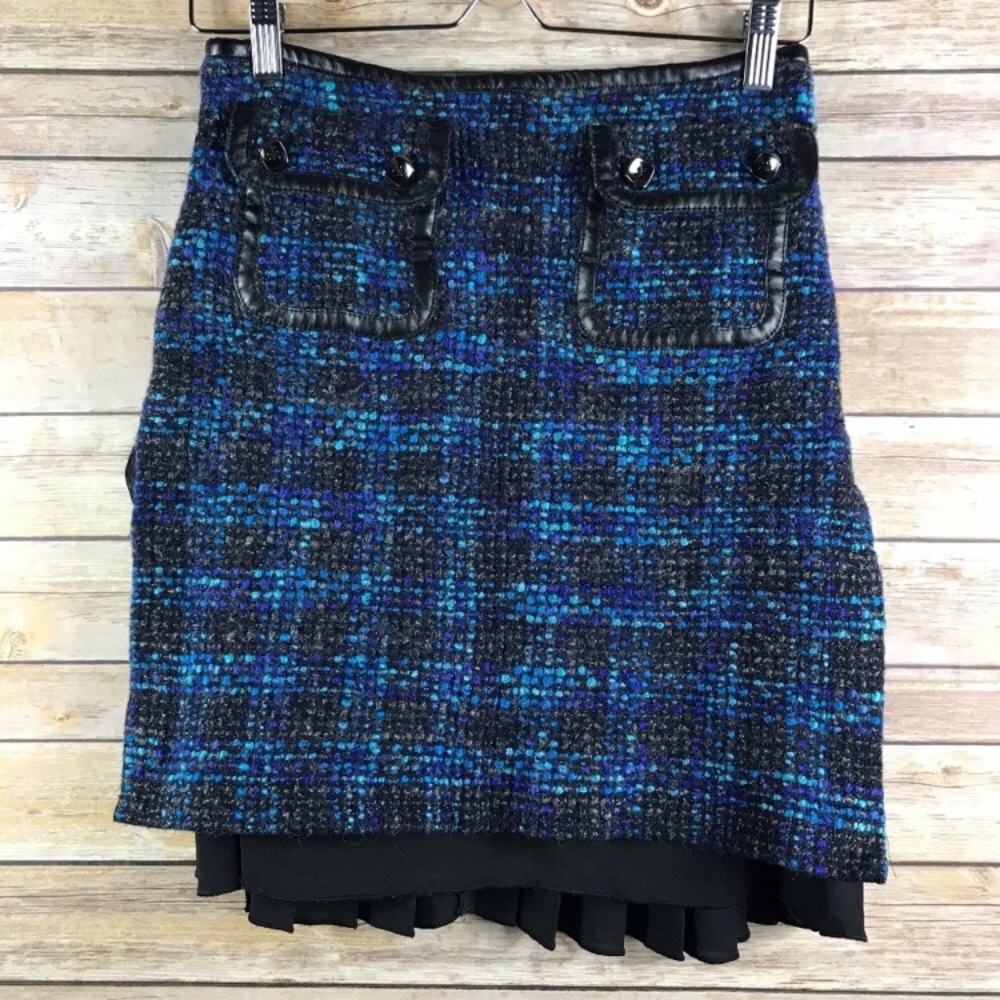 Perse size 4 blue black leather mini skirt